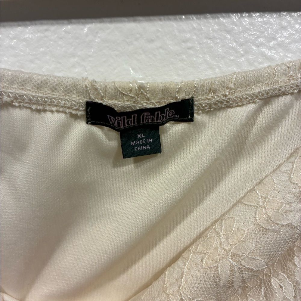 Ivory Lace Skirt XL - Picture 2 of 4